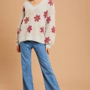 Flower Pull Over Sweater Fuzzy Supper Retro Flowers Pull-Over Size: Small NWT
